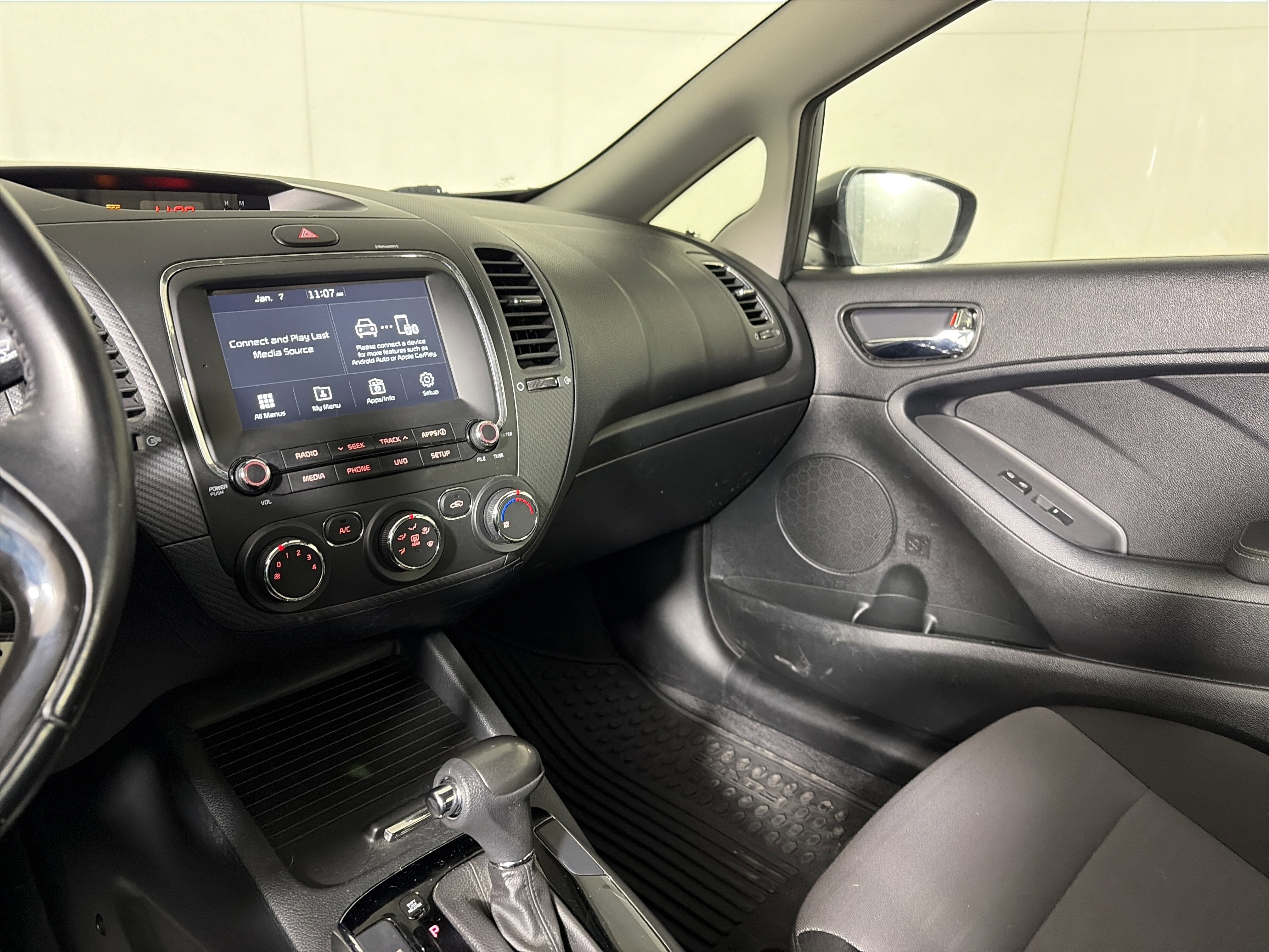 Used 2018 Kia Forte S image 25