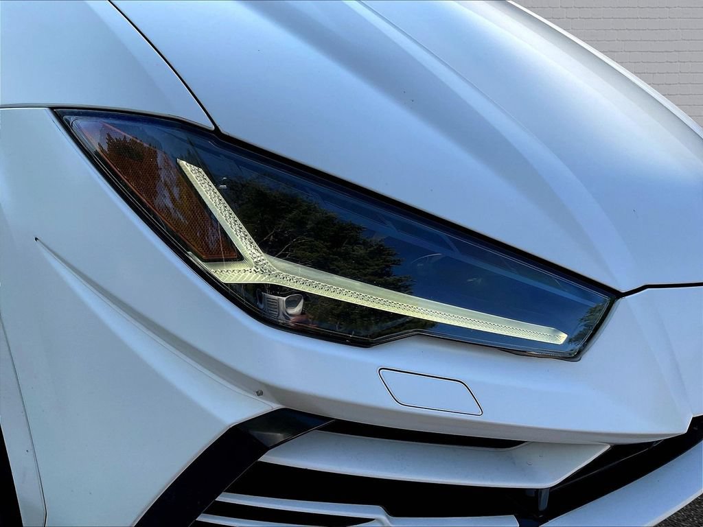 Used 2022 Lamborghini Urus AWD/4WD image 27