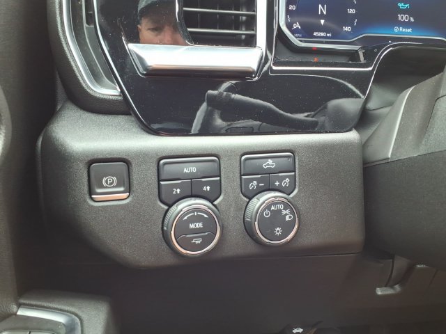 Used 2022 Chevrolet Silverado 1500 LT AWD/4WD image 36