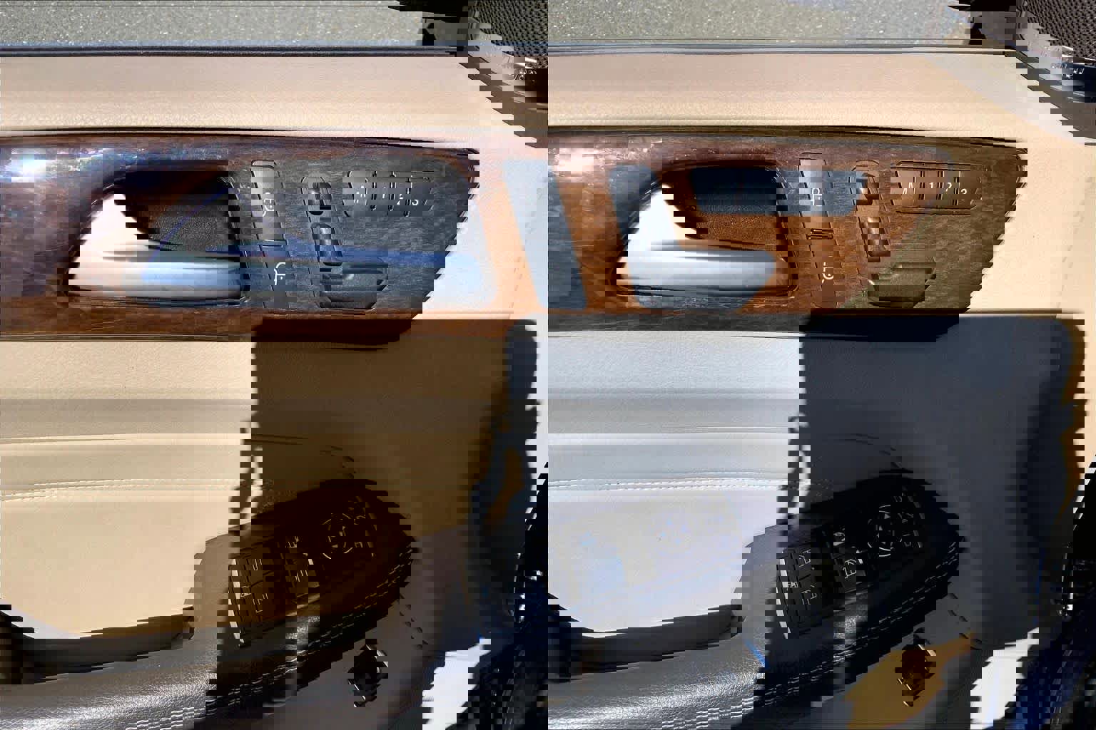 Used 2015 Mercedes-Benz ML 350 4MATIC image 36