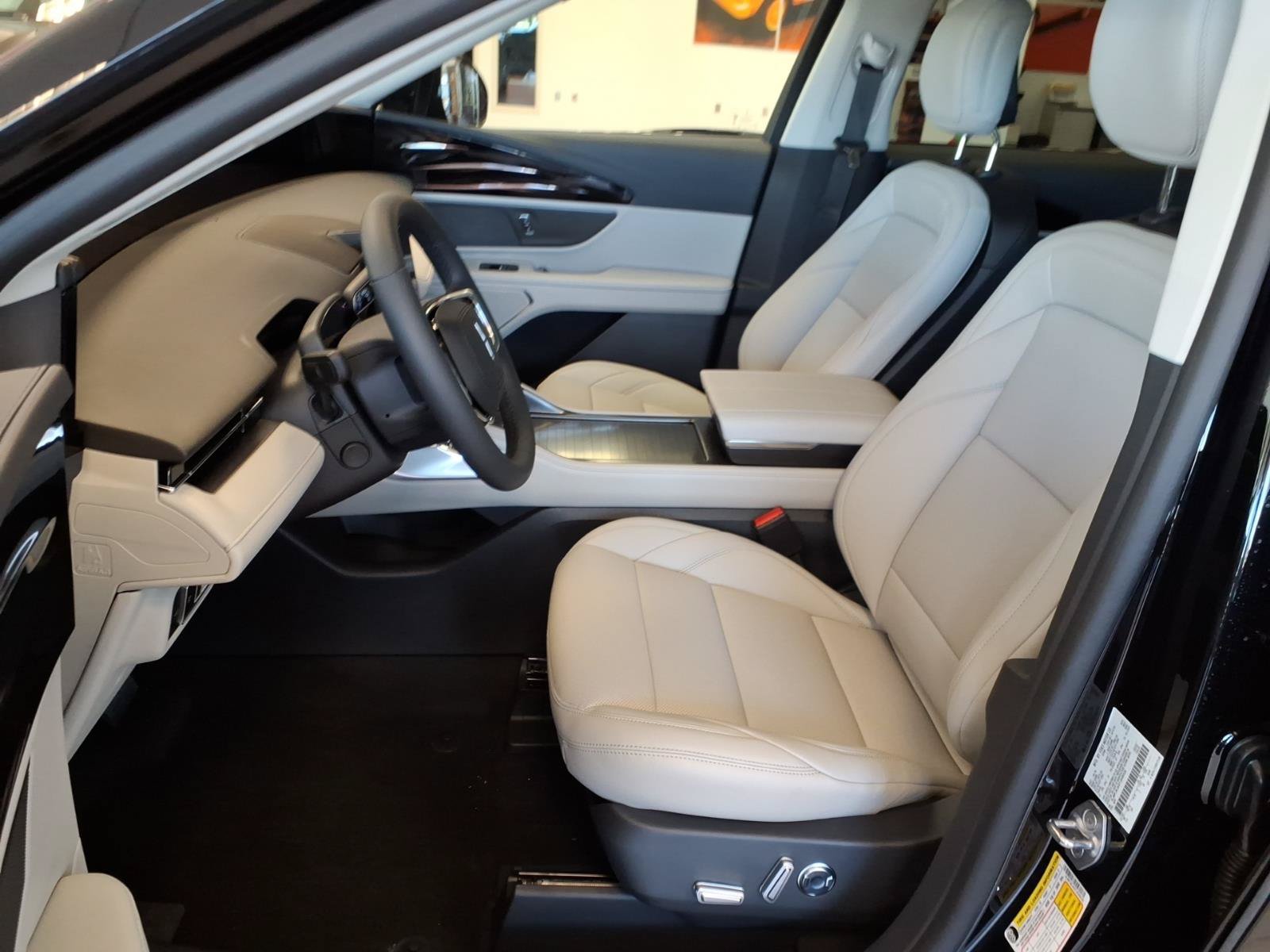 New 2026 Lincoln Nautilus Premier AWD/4WD image 4