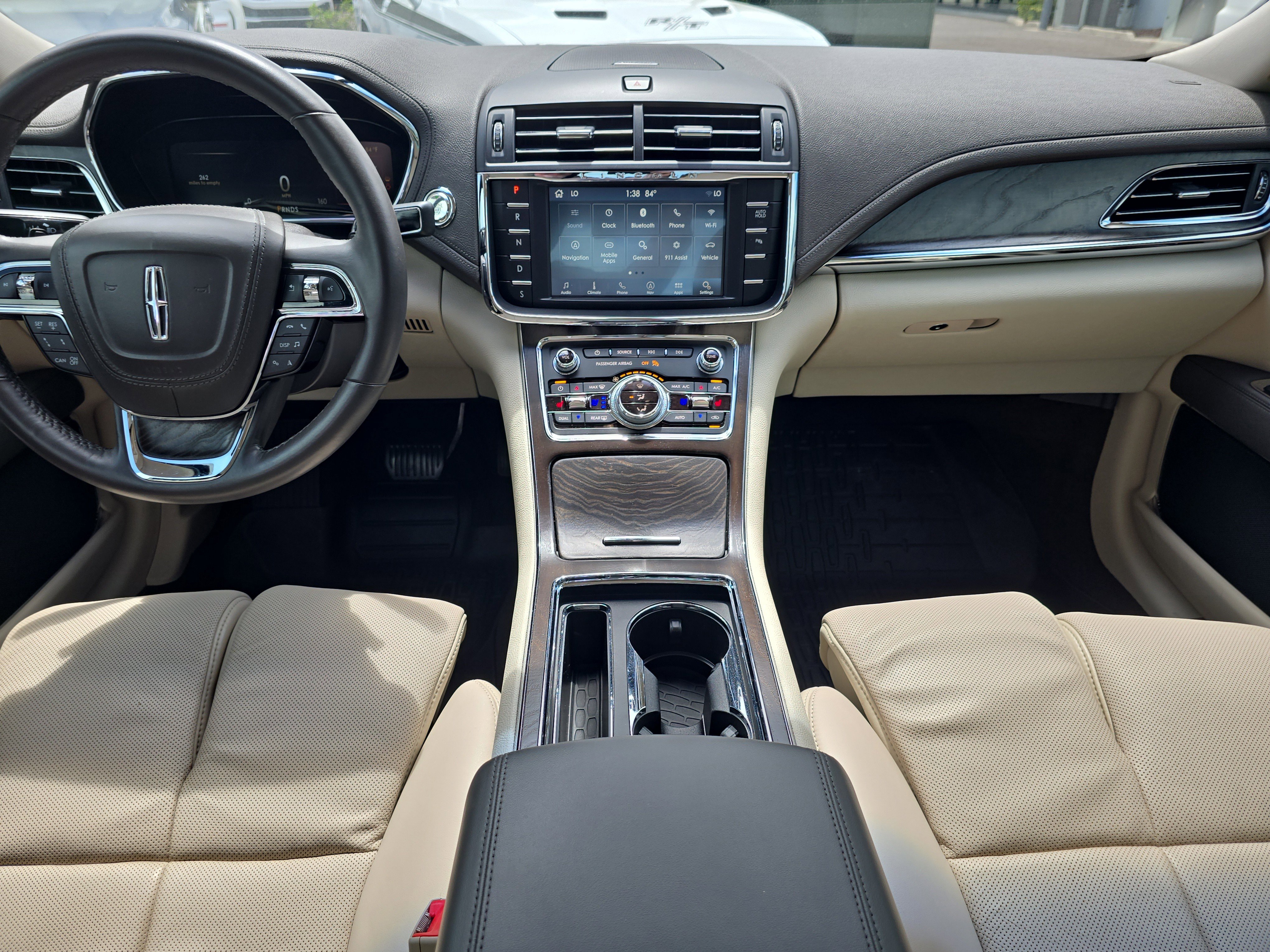 Used 2019 Lincoln Continental Select image 15