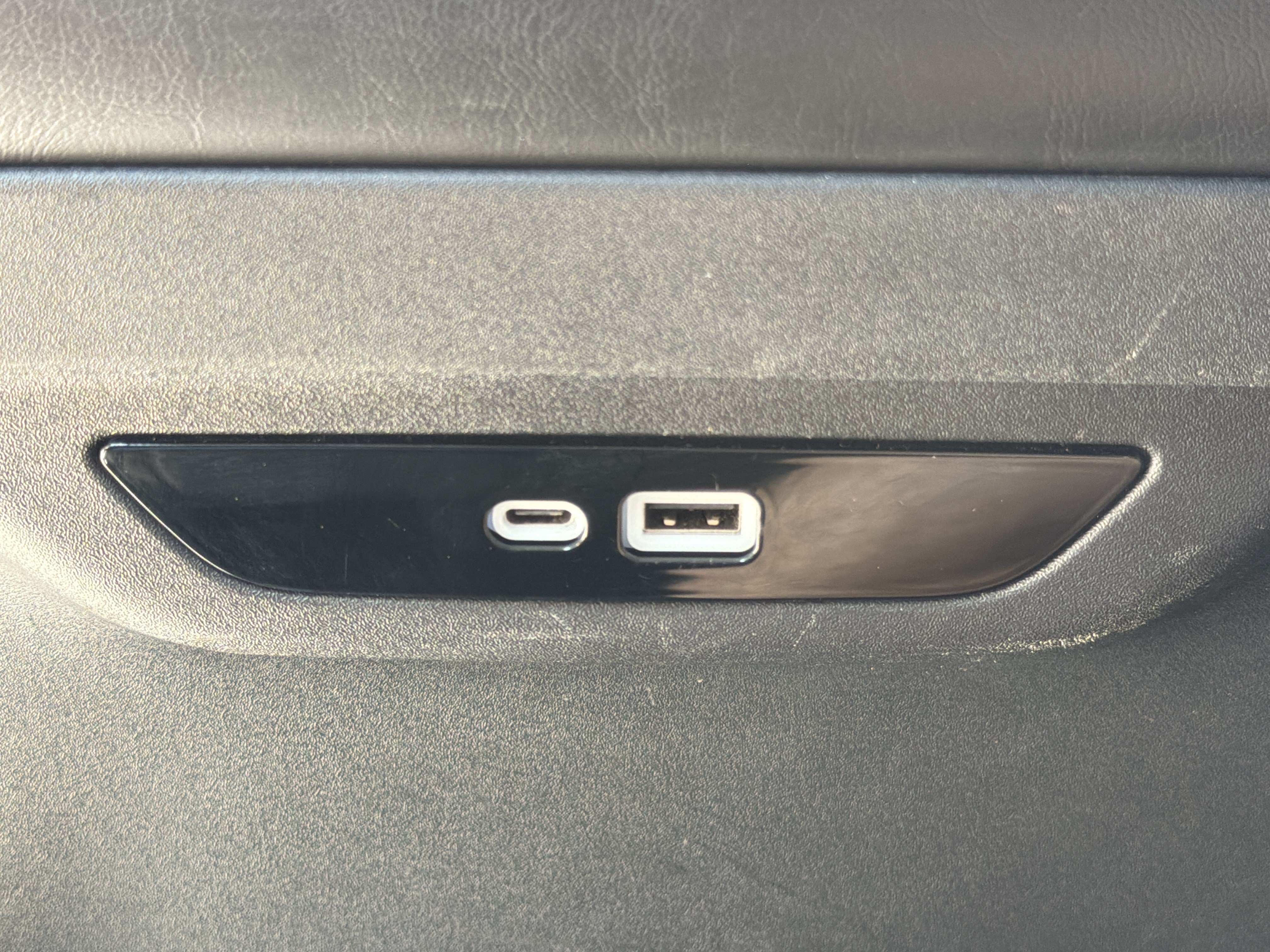 Used 2024 Chrysler Pacifica Touring-L FWD image 21
