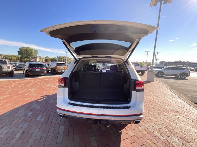 Used 2024 Volkswagen Atlas Peak Edition SEL AWD/4WD image 30