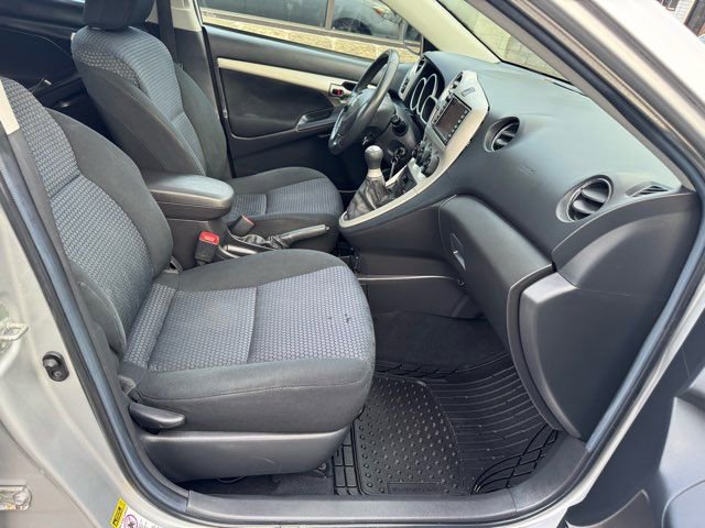 Used 2009 Toyota Matrix XRS image 30