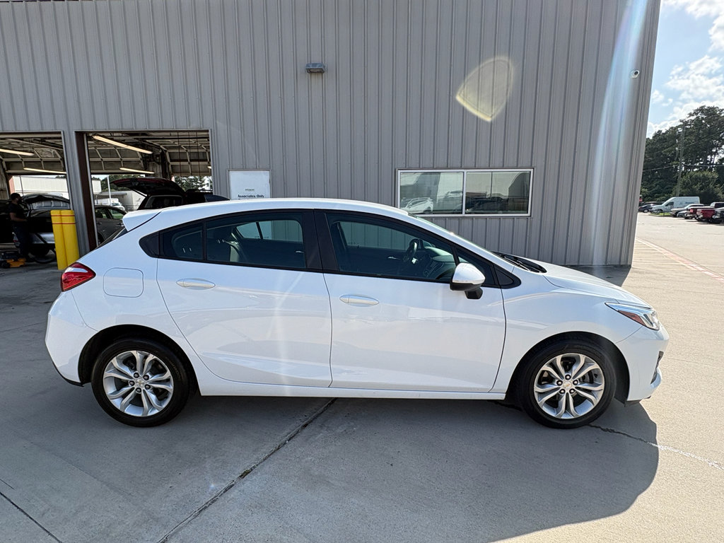 Used 2019 Chevrolet Cruze LS w/ LS Convenience Package FWD image 9
