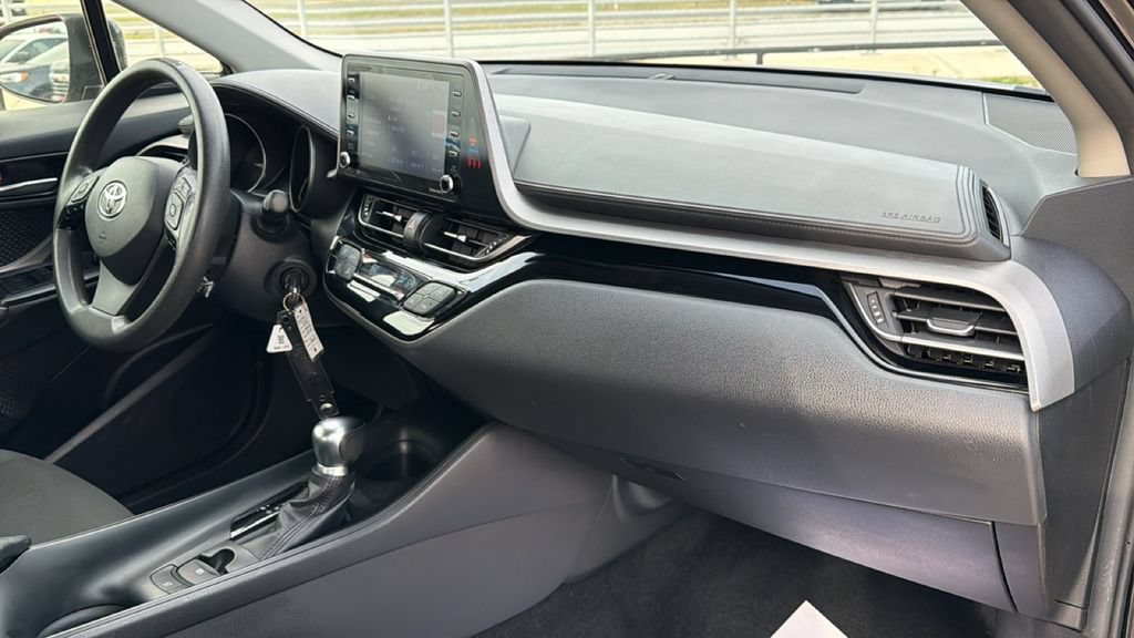 Used 2021 Toyota C-HR LE FWD image 30