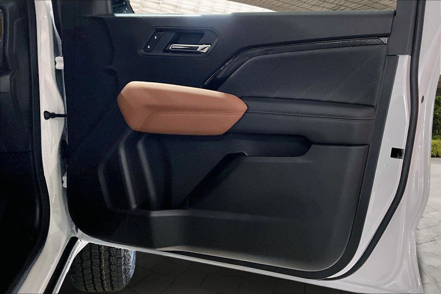 New 2026 GMC Canyon AT4 image 14