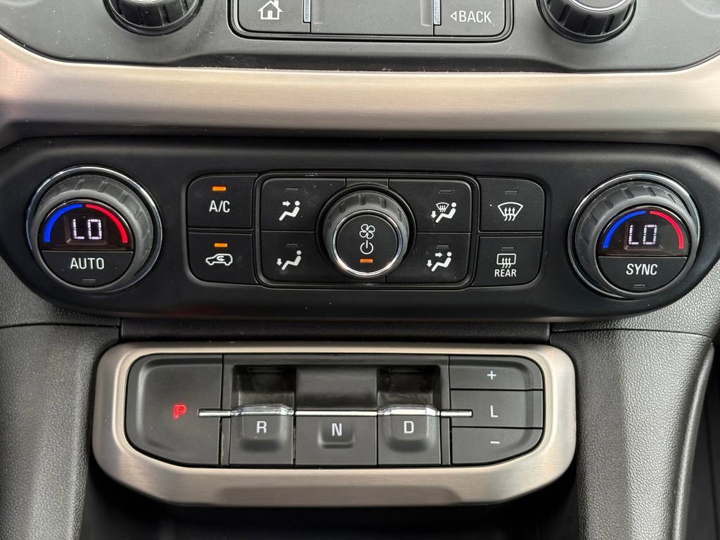 Used 2020 GMC Acadia Denali w/ Technology Package FWD image 30