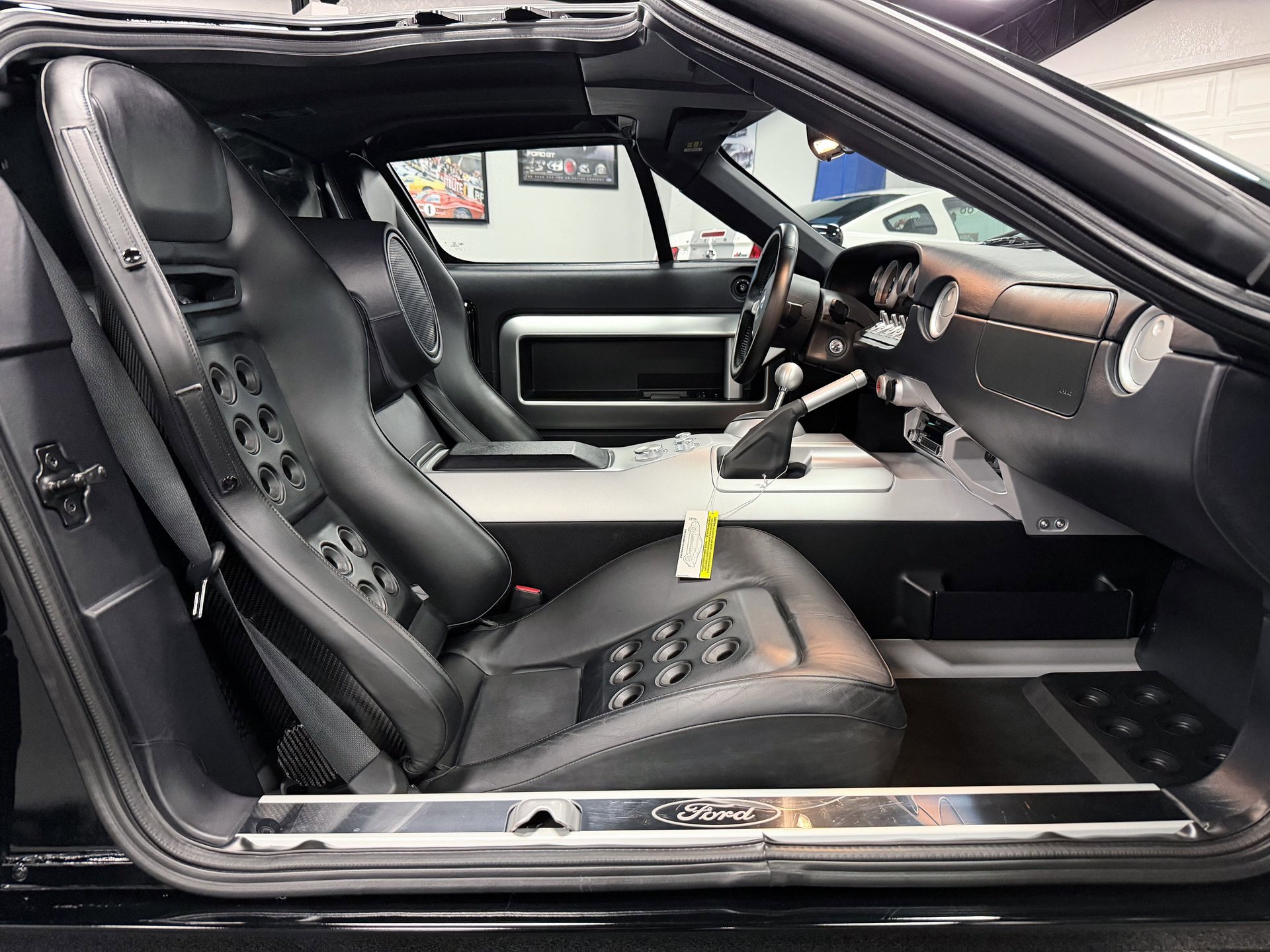 Used 2005 Ford GT image 27