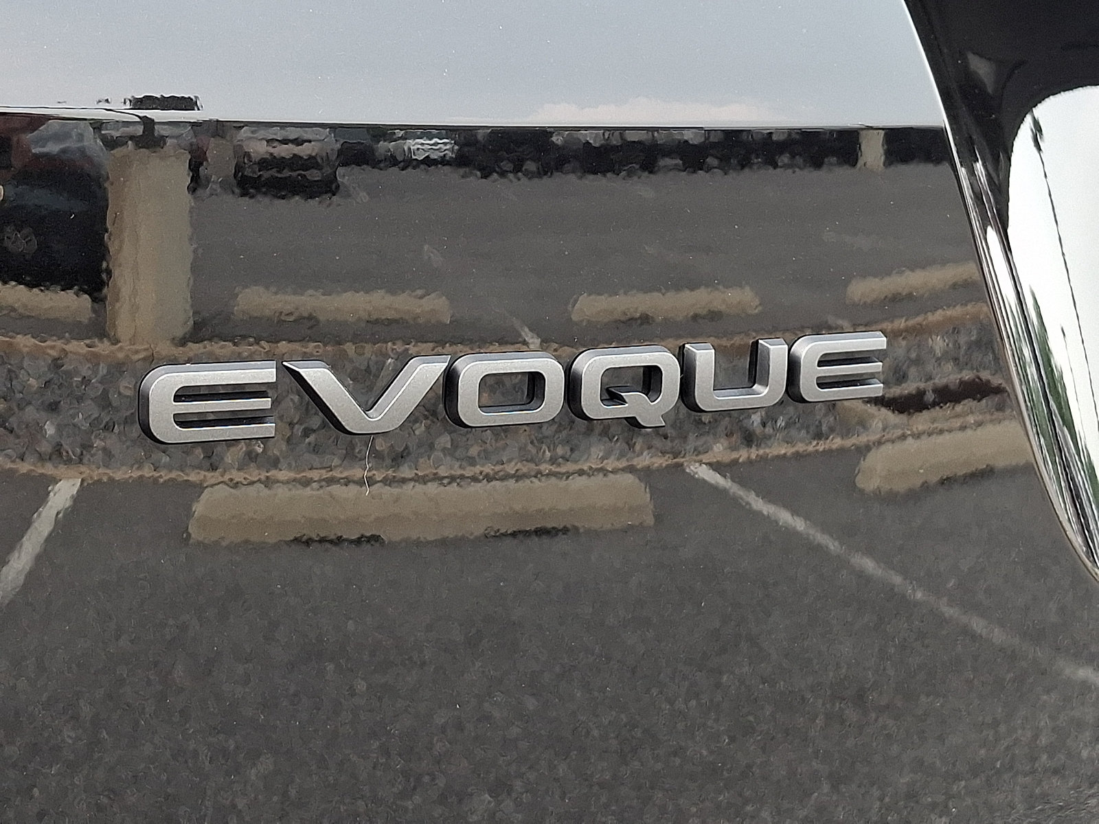 Used 2026 Land Rover Range Rover Evoque Dynamic SE AWD/4WD image 33