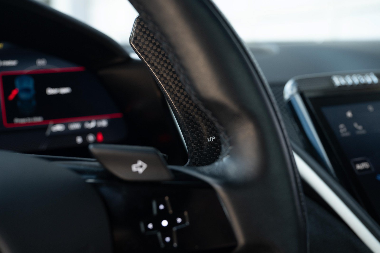 Used 2024 Ferrari Roma Spider RWD image 39
