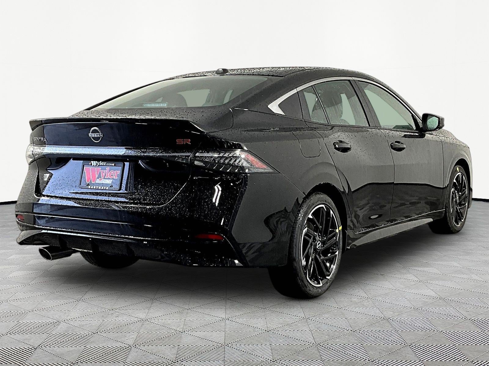 New 2026 Nissan Sentra SR w/ Floor Mat Package FWD image 7