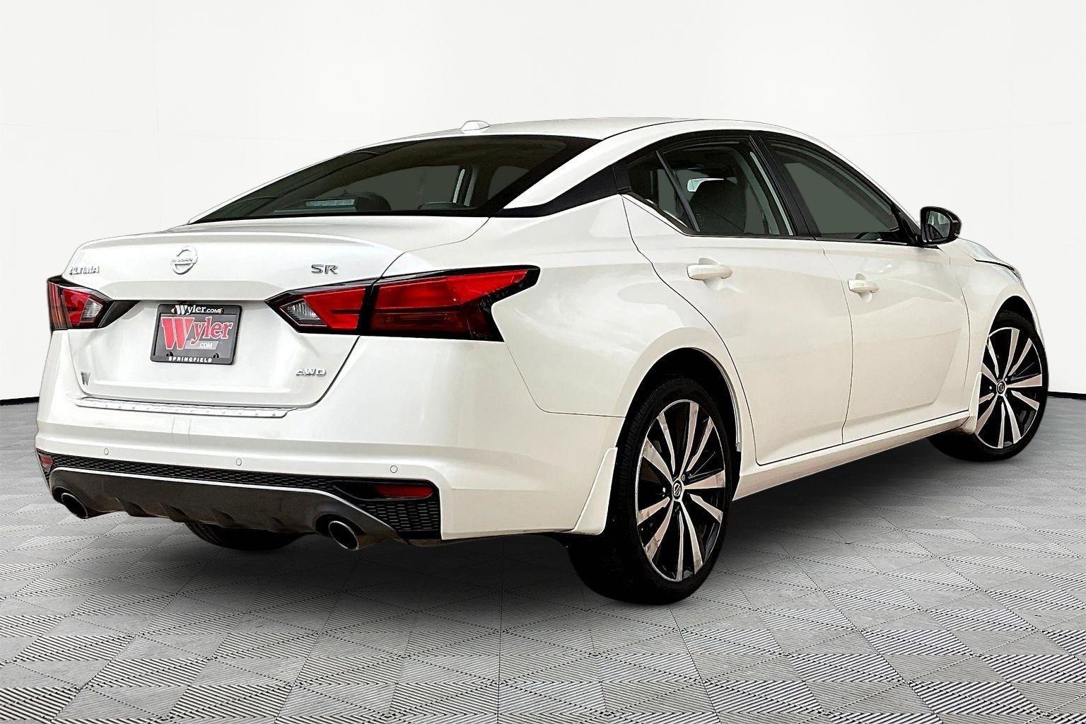 Used 2021 Nissan Altima 2.5 SR w/ SR Premium Package AWD/4WD image 6