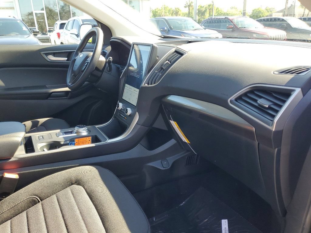 New 2024 Ford Edge SE w/ Black Appearance Package AWD/4WD image 31