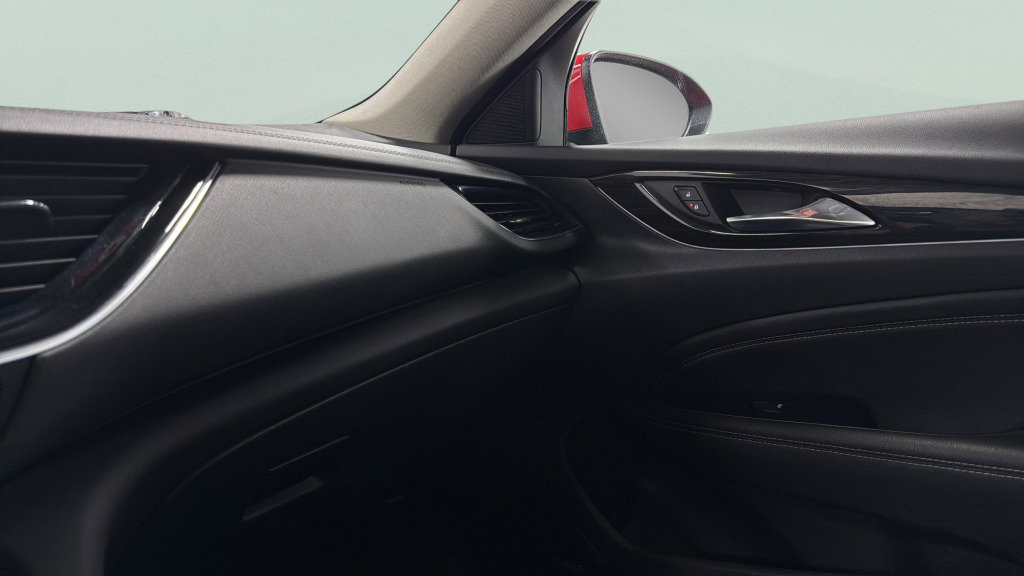 Used 2018 Buick Regal Essence w/ Driver Confidence Package #1 image 34