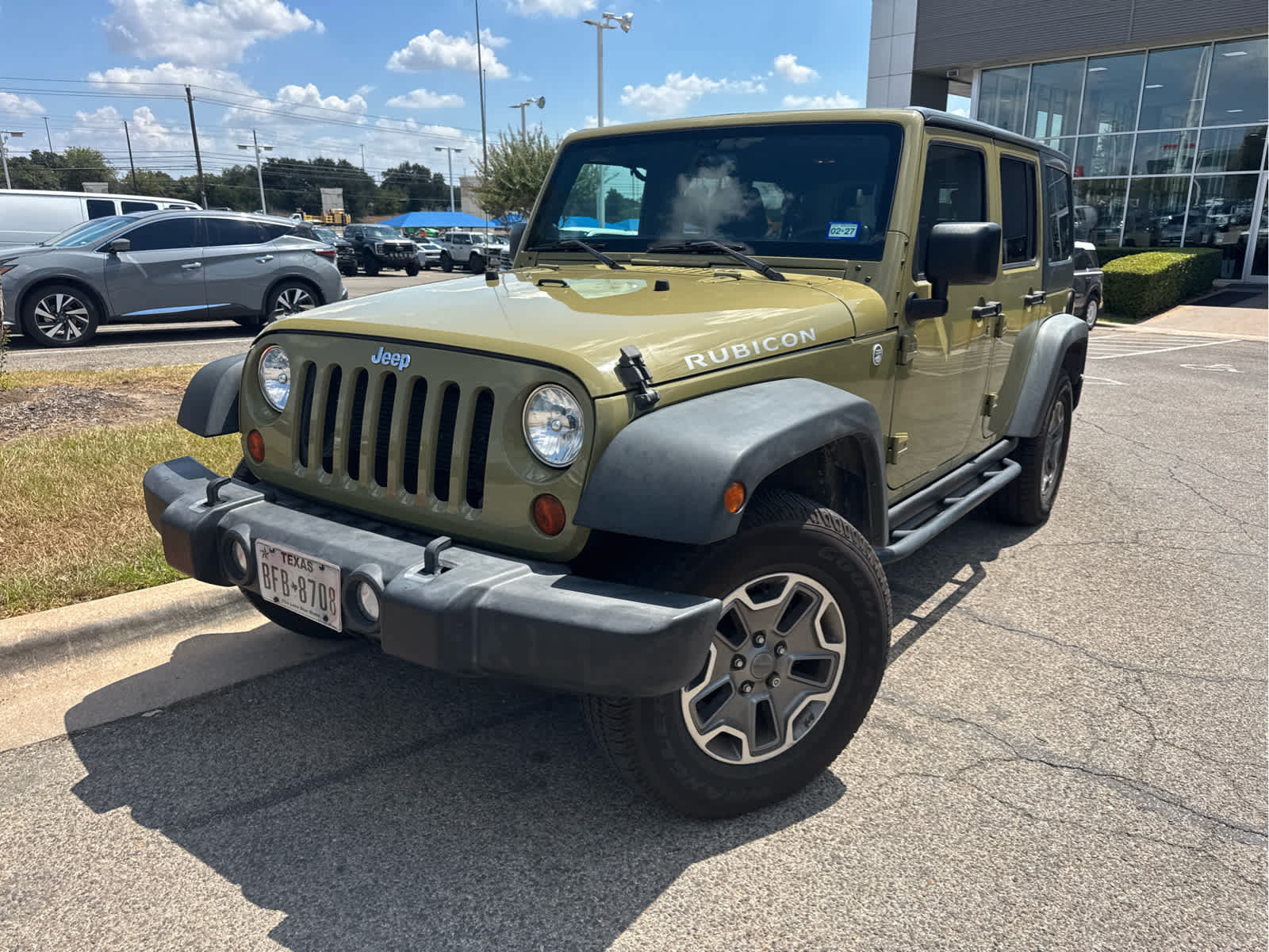 Used 2013 Jeep Wrangler Unlimited Rubicon w/ Connectivity Group AWD/4WD image 2