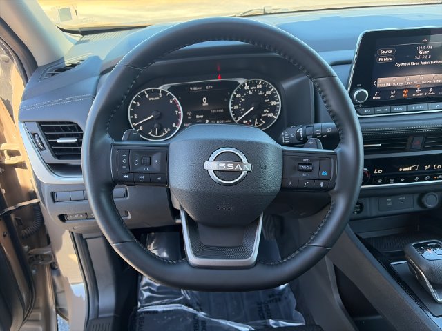 Used 2025 Nissan Rogue SV AWD/4WD image 24