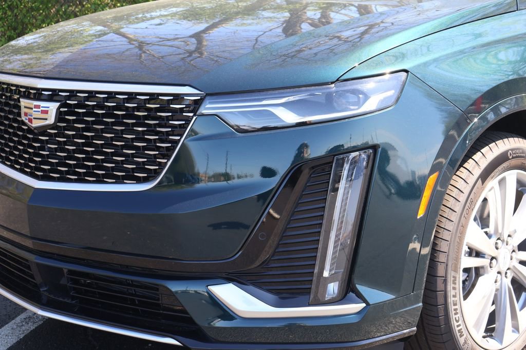 Used 2025 Cadillac XT6 Premium Luxury w/ Technology Package image 3