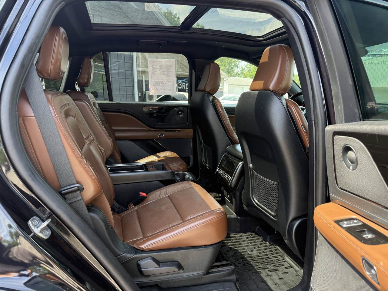 Used 2021 Lincoln Aviator Reserve w/ Equipment Group 201A AWD/4WD image 12