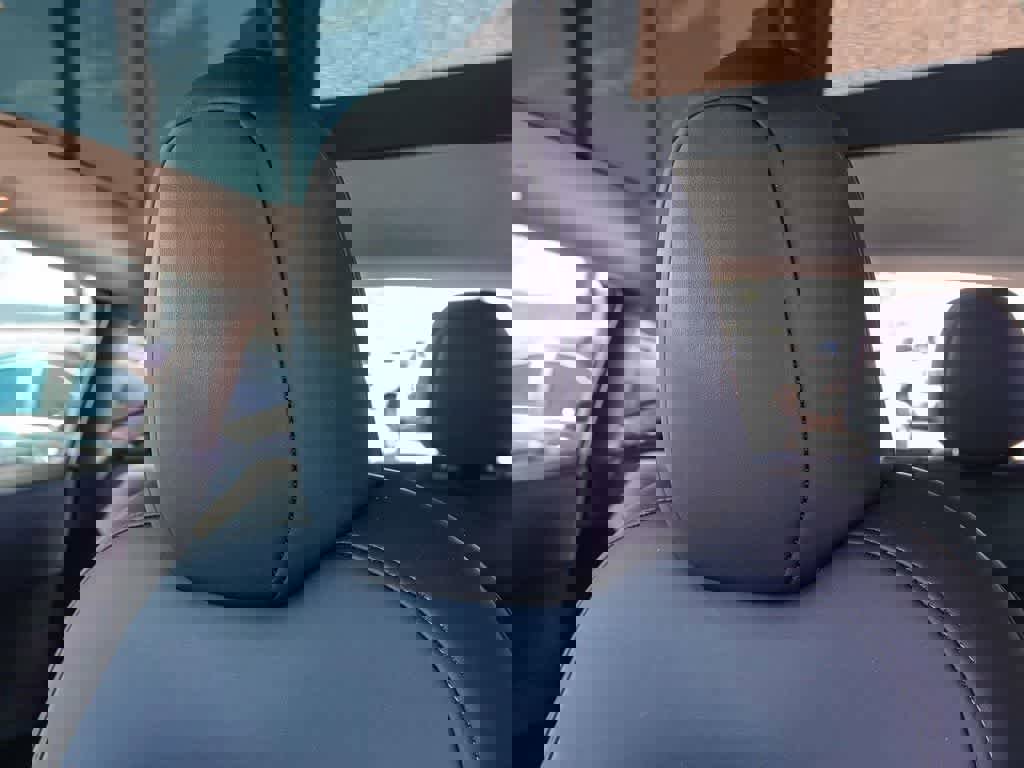 Used 2022 Tesla Model Y Long Range image 25