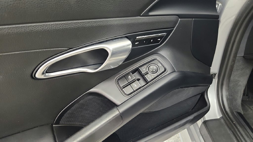 Used 2019 Porsche 718 Cayman S RWD image 30