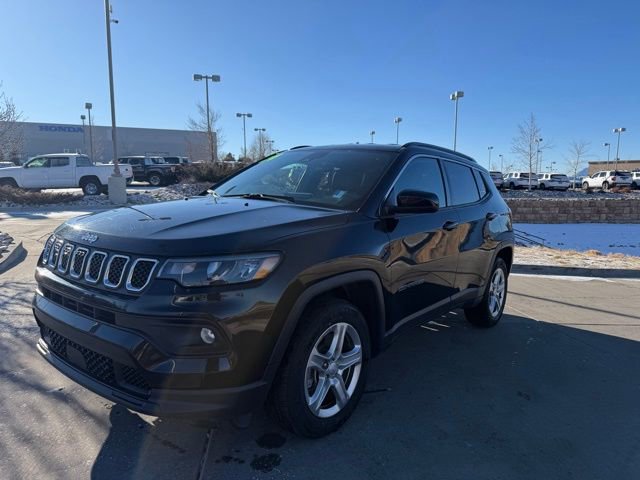 Used 2024 Jeep Compass Latitude image 3