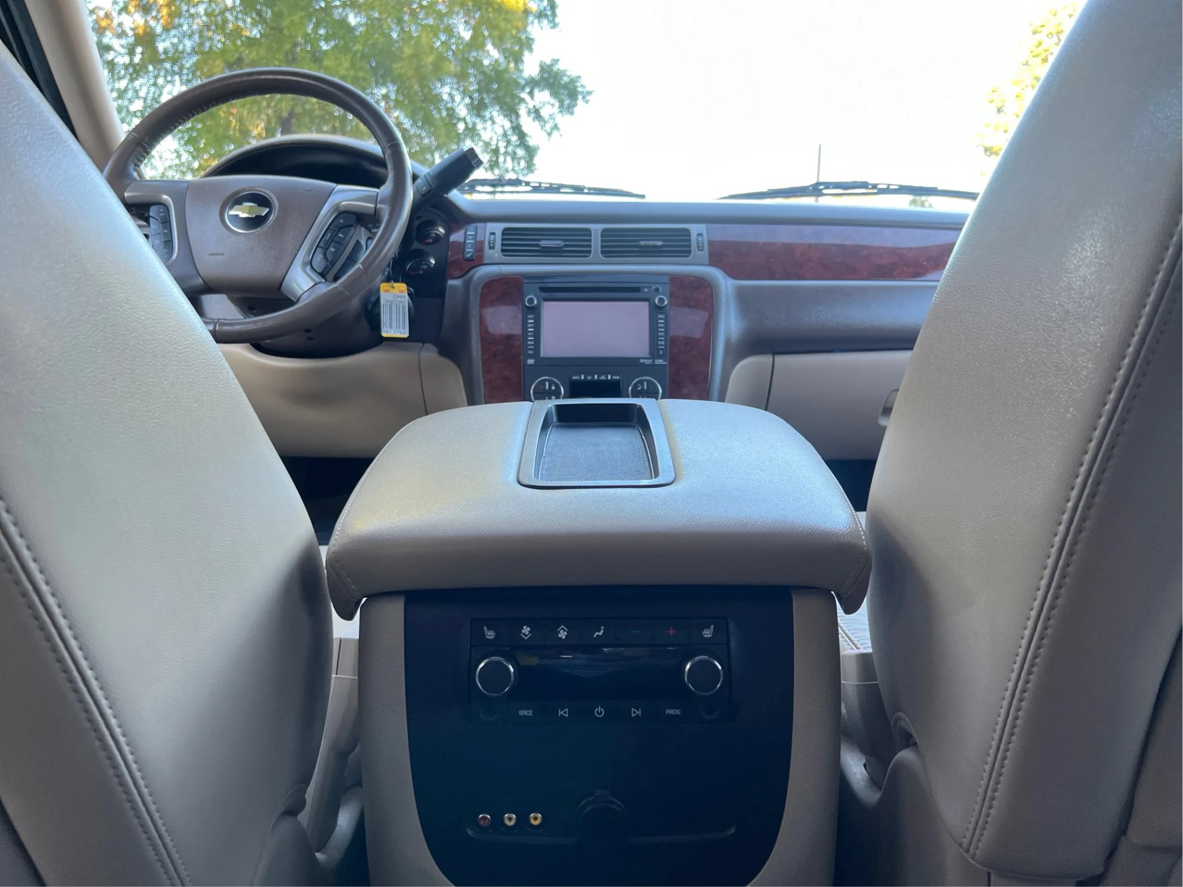 Used 2014 Chevrolet Tahoe LTZ RWD image 31