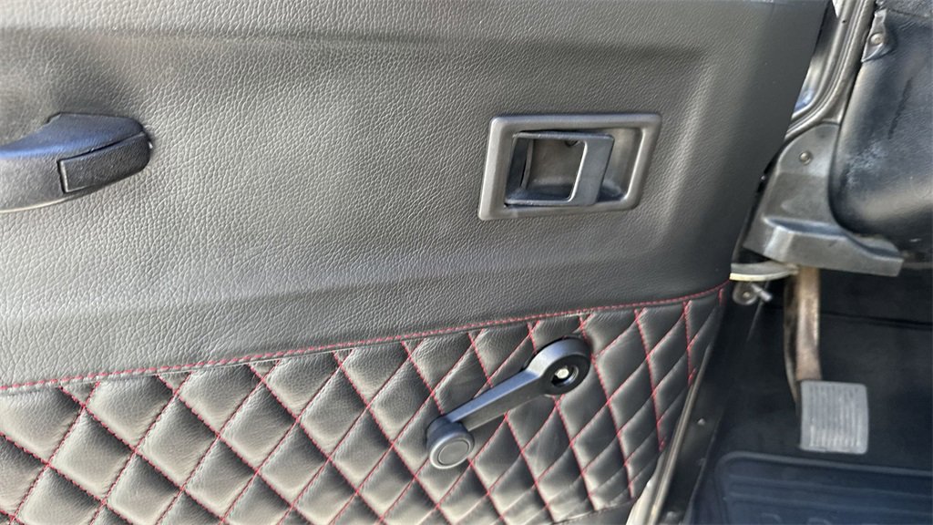 Used 1987 Nissan Rogue image 41