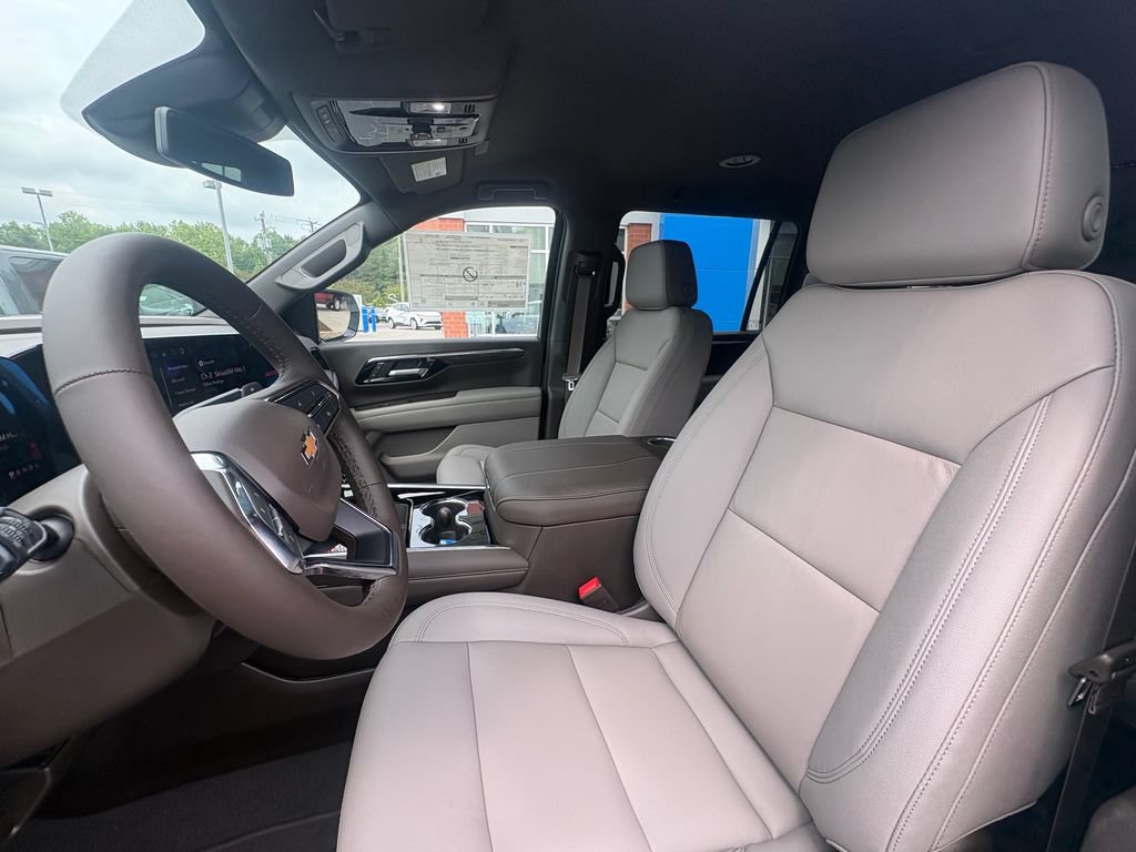 New 2026 Chevrolet Suburban LT w/ Comfort Package AWD/4WD image 11
