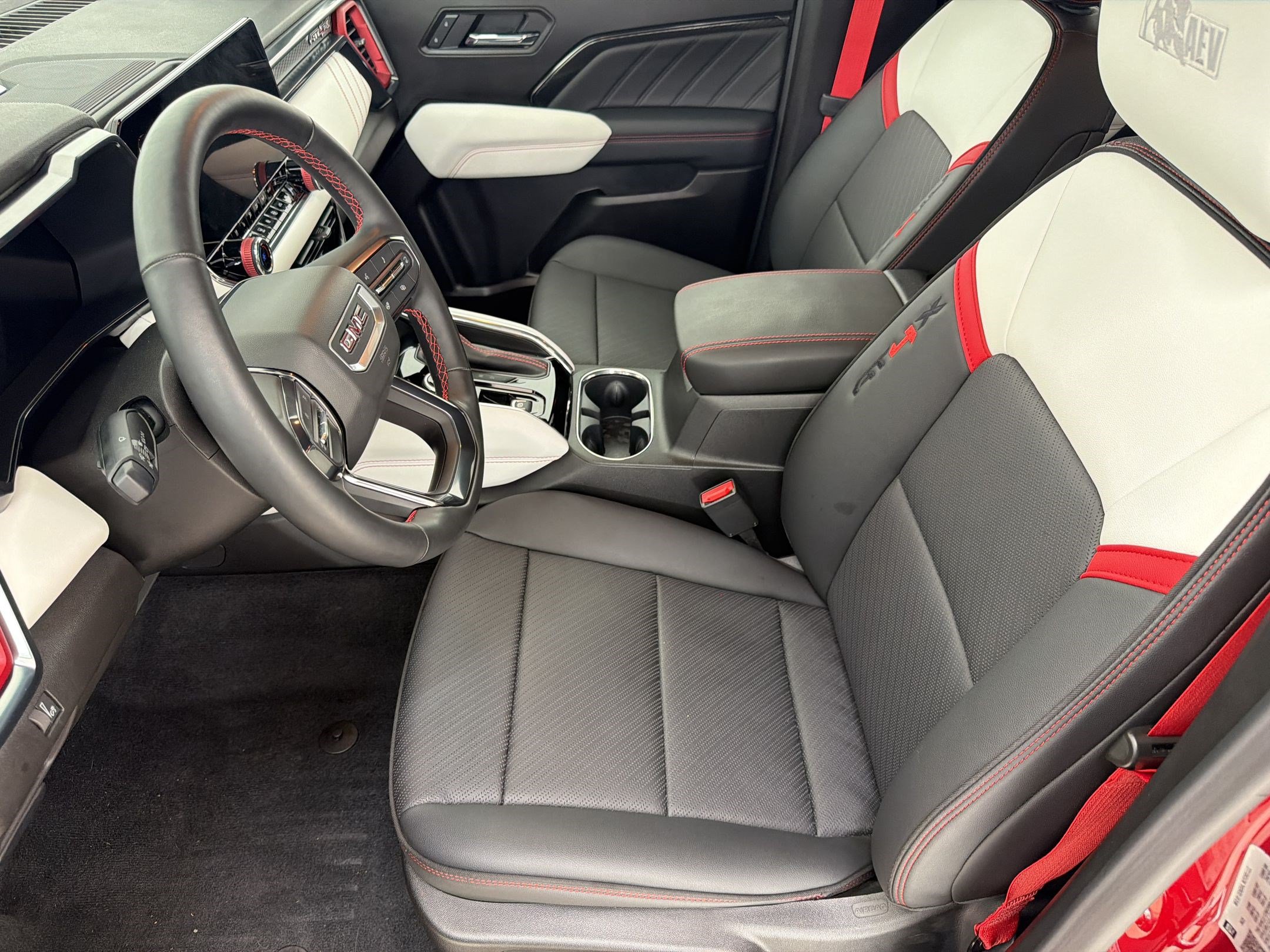 Used 2026 GMC Canyon AT4X w/ AT4X AEV Edition AWD/4WD image 5