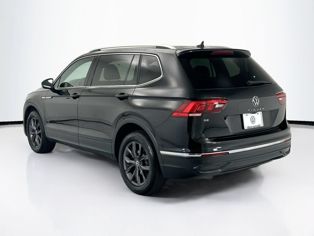 Used 2023 Volkswagen Tiguan SE w/ Panoramic Sunroof Package FWD image 7