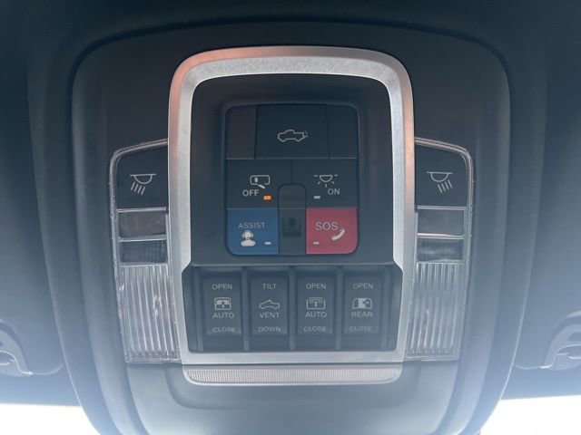 Used 2023 RAM 1500 Laramie AWD/4WD image 6