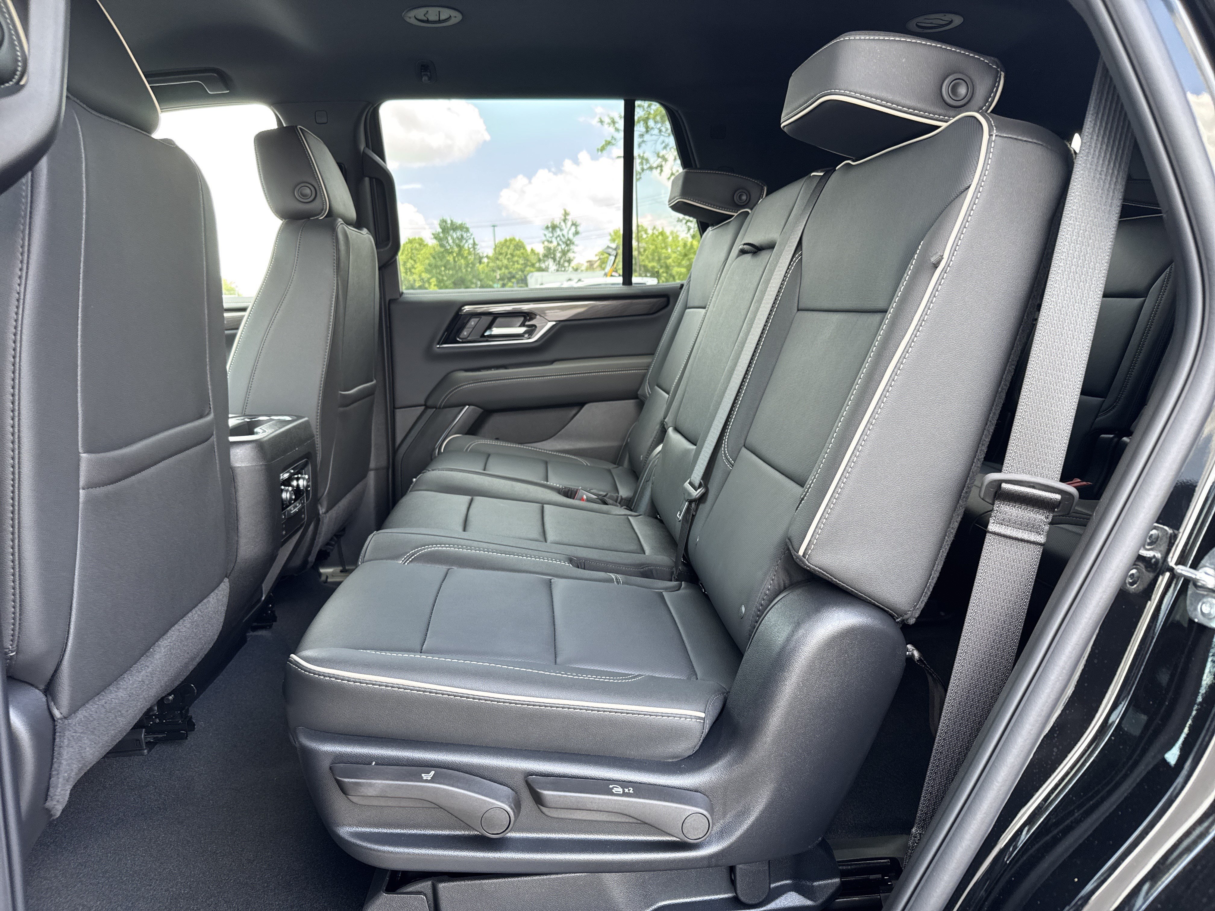 New 2026 GMC Yukon Elevation AWD/4WD image 26