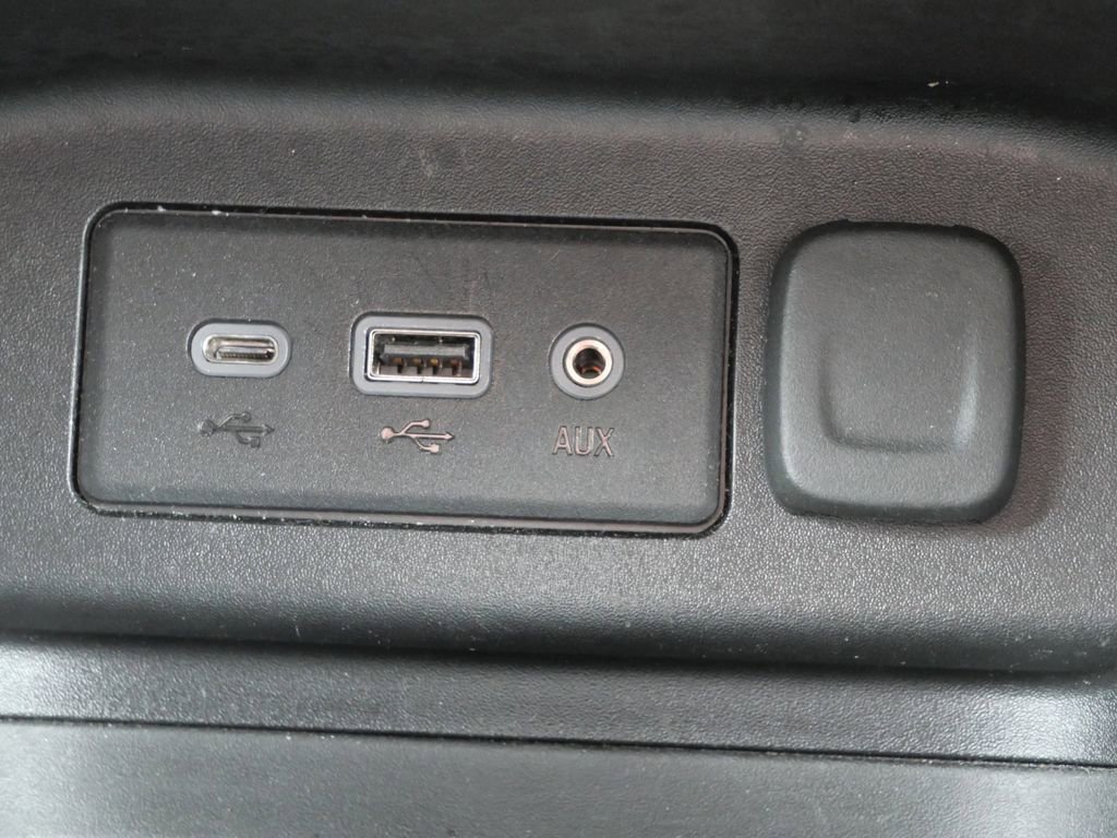 Used 2020 Chevrolet Equinox LT image 27