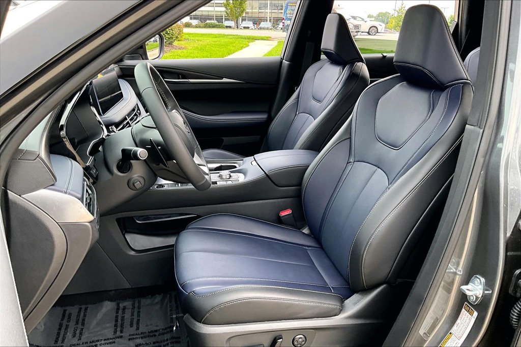 Certified 2026 INFINITI QX60 Sport w/ Dark Cargo Package AWD/4WD image 15