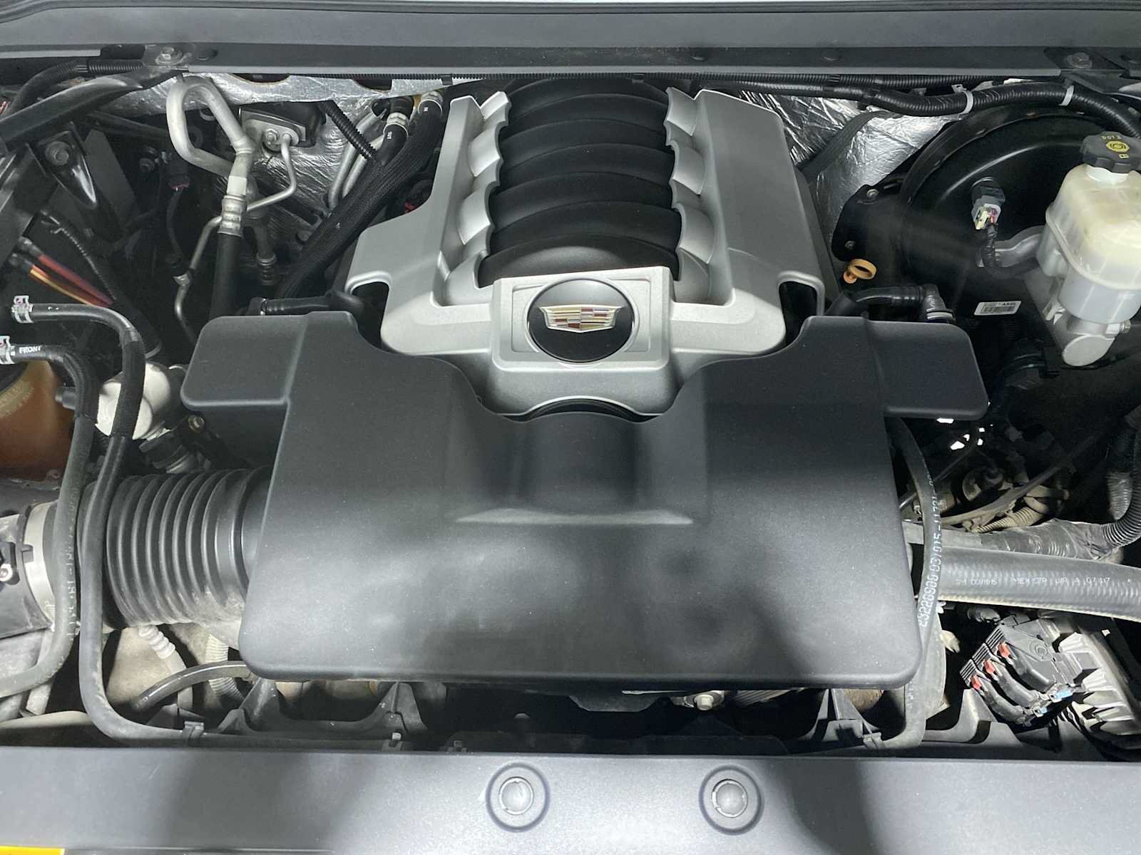 Used 2015 Cadillac Escalade Premium AWD/4WD image 9