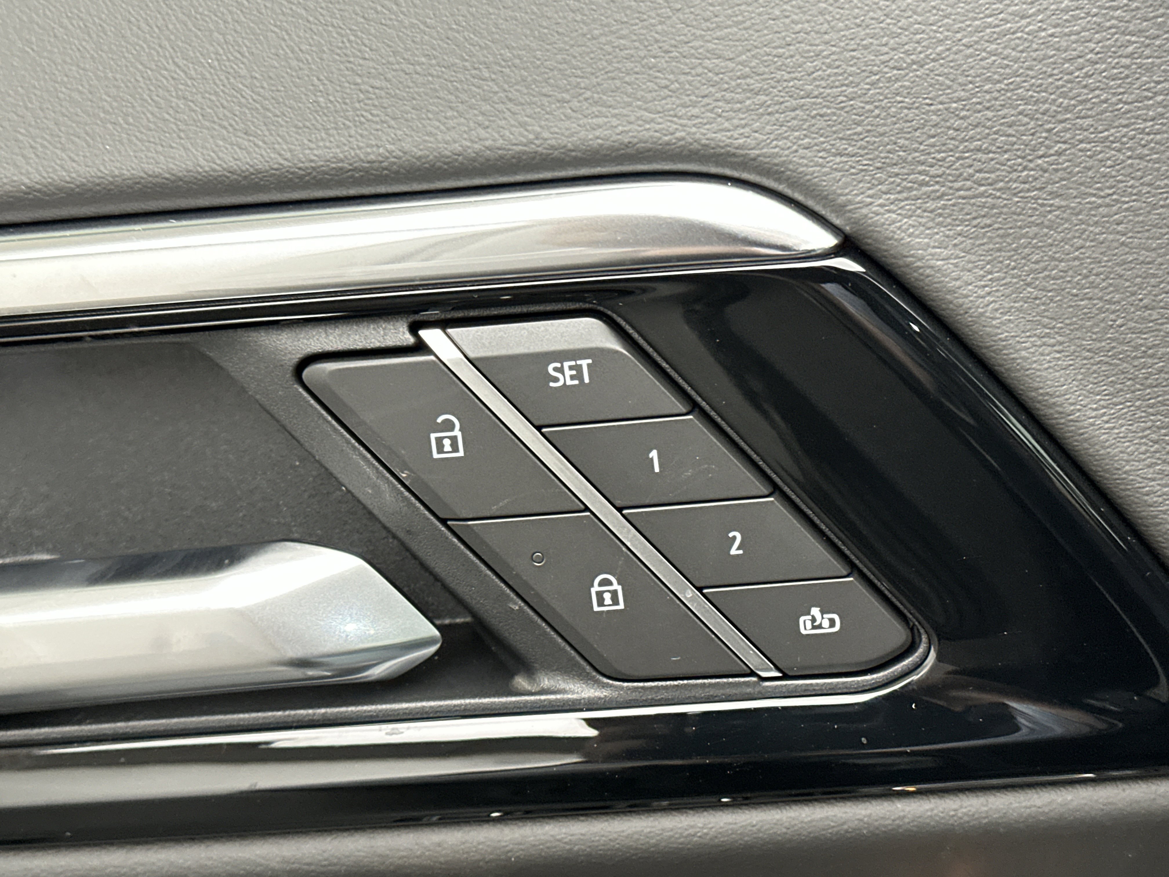 New 2026 Chevrolet Suburban High Country image 43