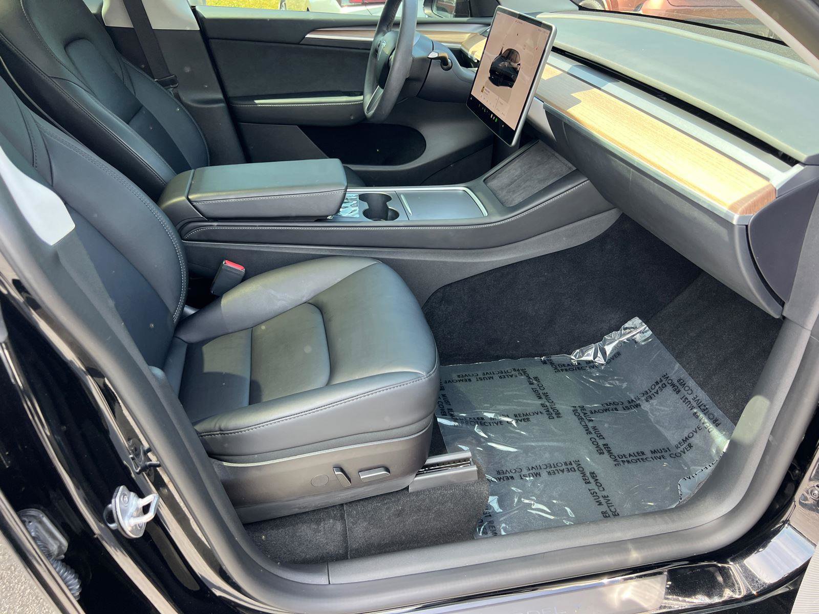 Used 2023 Tesla Model Y Performance image 14