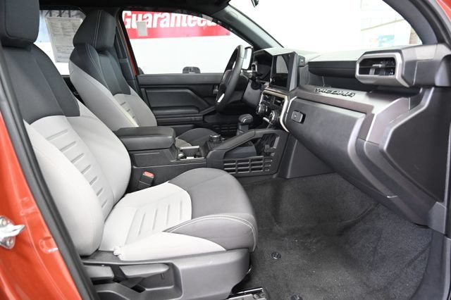Used 2025 Toyota Tacoma TRD Sport AWD/4WD image 12