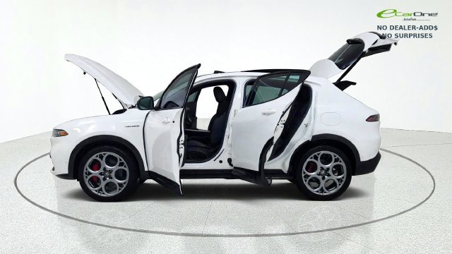 Used 2024 Alfa Romeo Tonale Veloce w/ Active Assist Package AWD/4WD image 15