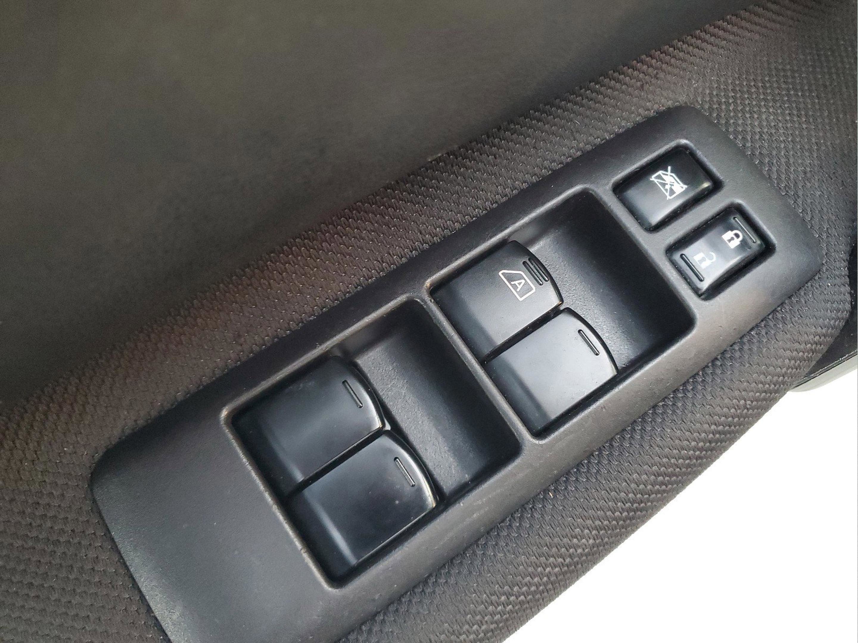 Used 2015 Nissan Rogue S w/ Convenience Package image 12