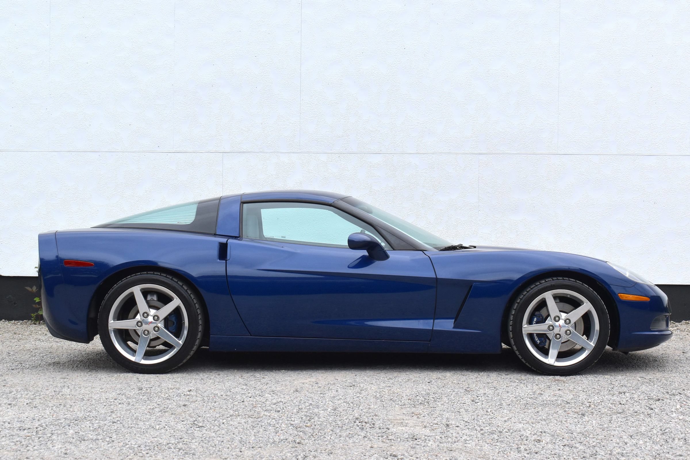 Used 2005 Chevrolet Corvette Coupe w/ Preferred Equipment Group RWD image 41