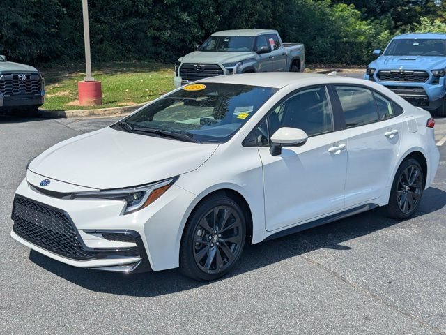 Used 2024 Toyota Corolla SE FWD image 3