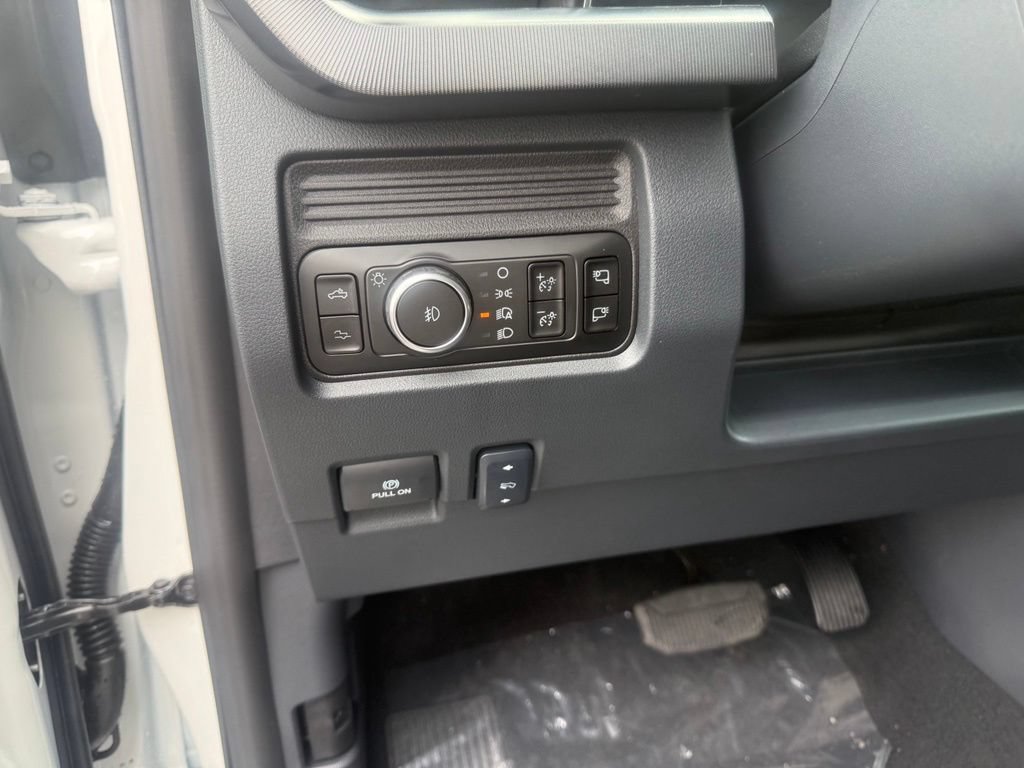 New 2026 Ford F250 Platinum AWD/4WD image 18