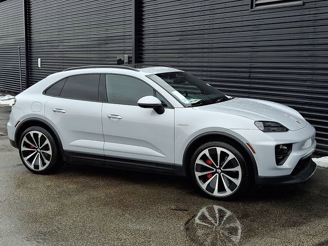 New 2025 Porsche Macan 4S Electric image 9