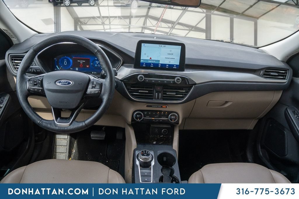 Used 2021 Ford Escape Titanium AWD/4WD image 4