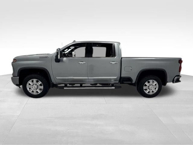 Certified 2024 Chevrolet Silverado 2500 High Country w/ High Country Premium Package AWD/4WD image 3