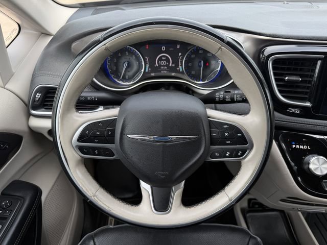 Used 2018 Chrysler Pacifica Limited w/ Tire & Wheel Group image 13