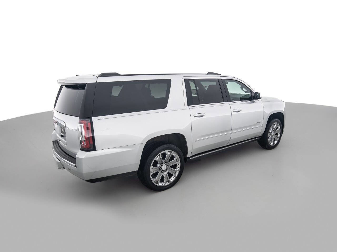 Used 2016 GMC Yukon XL Denali w/ Open Road Package AWD/4WD image 5